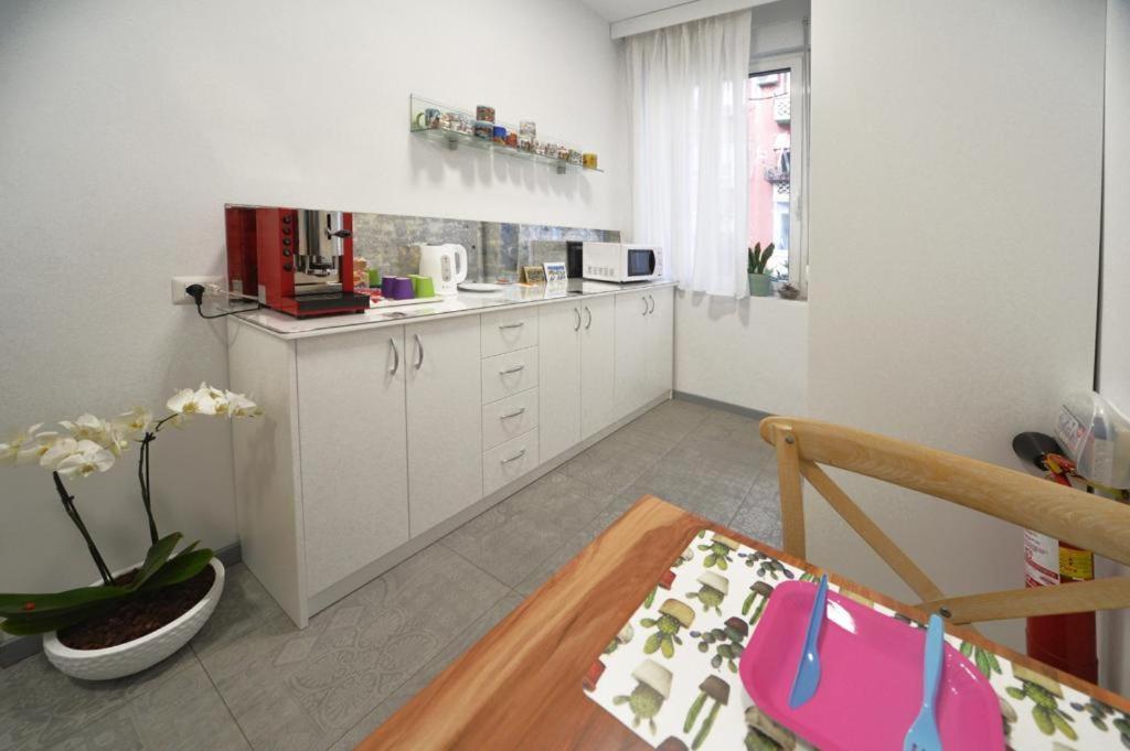 Konak Rooms L Skanderbeg Square Tirana Bagian luar foto